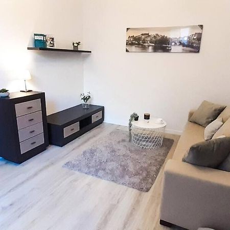 Rondo Onz Metro, Krochmalna 32A Street Warschau Exterior foto